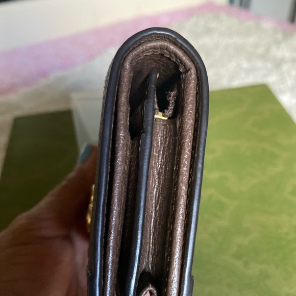 Gucci Beige and Brown Wallet with Red and Green Stripe - Picture 2 of 8